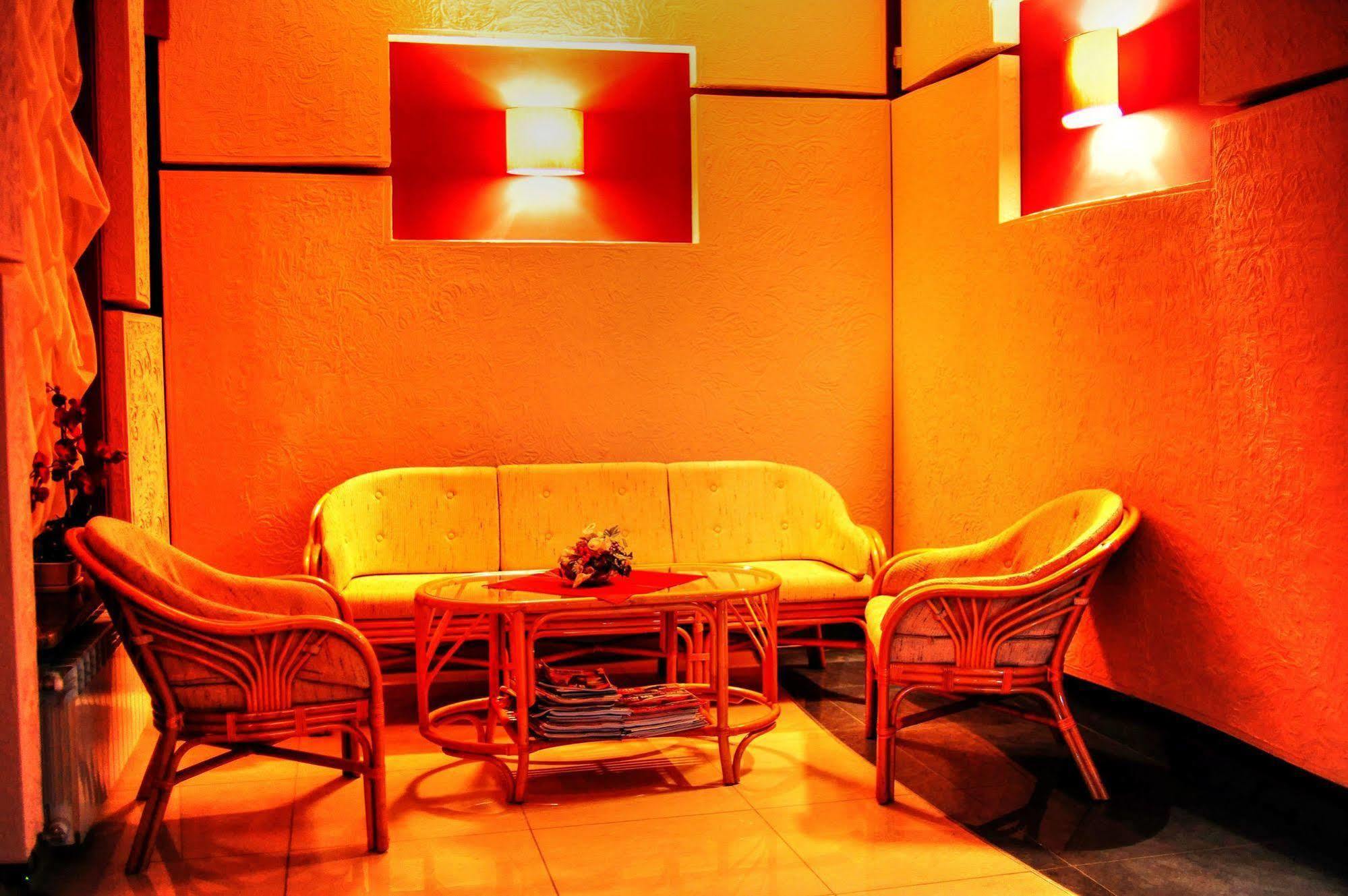 Hotel Spinaker เวบา ภายนอก รูปภาพ