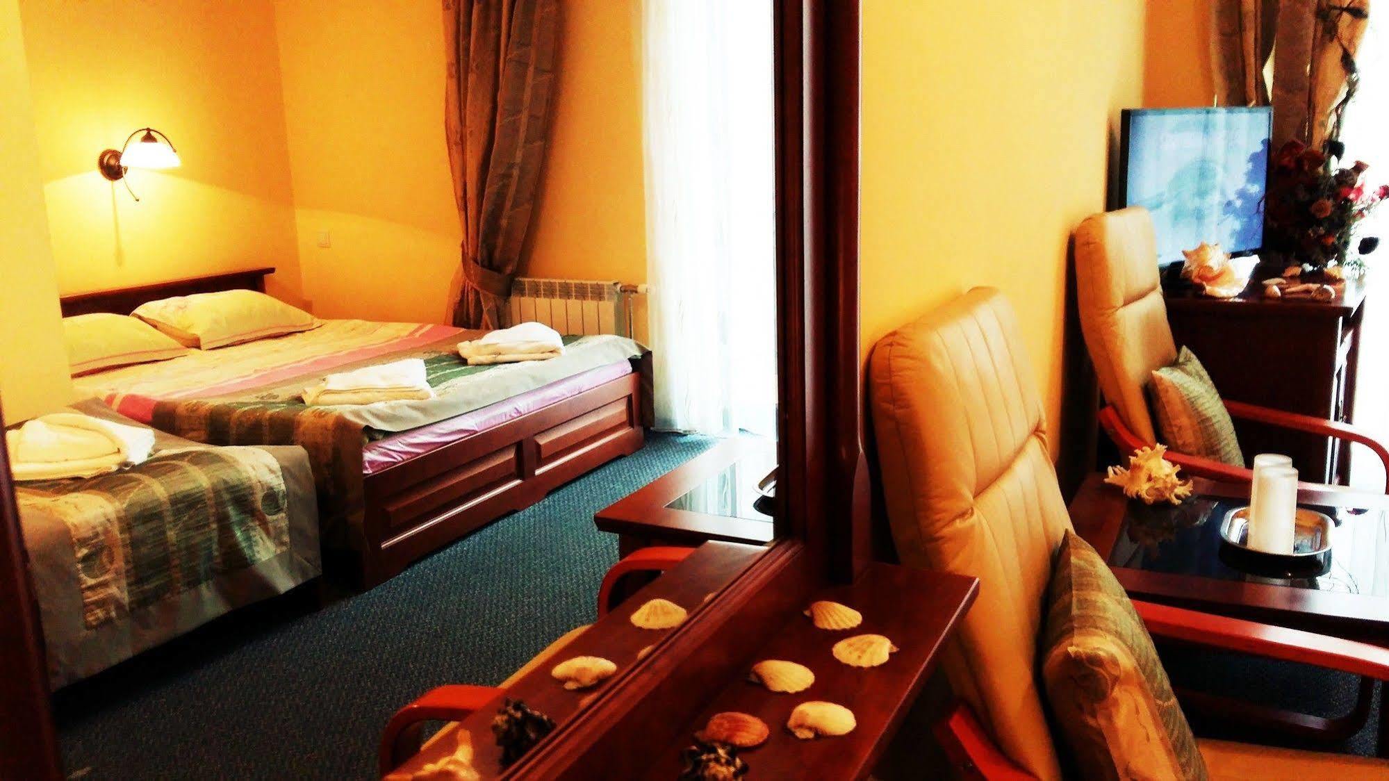 Hotel Spinaker เวบา ภายนอก รูปภาพ