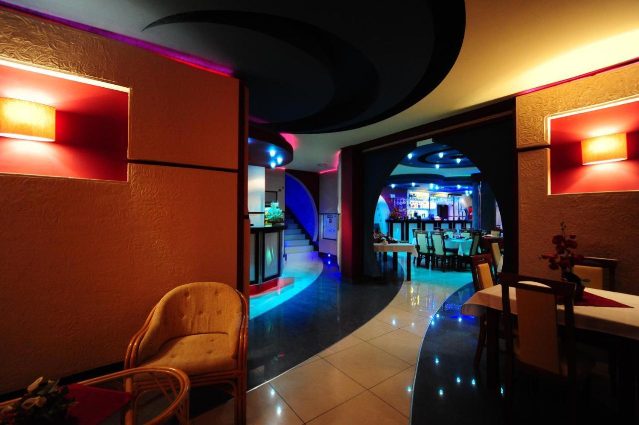 Hotel Spinaker เวบา ภายนอก รูปภาพ